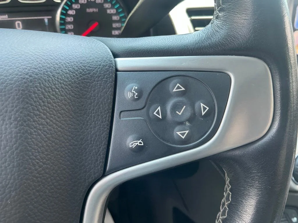 Used 2020 White GMC SLT image 40