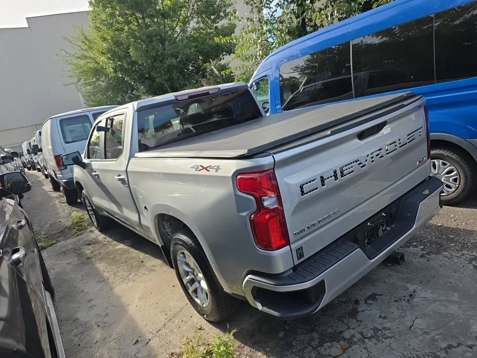 Used 2019 Silver Chevrolet RST image 7