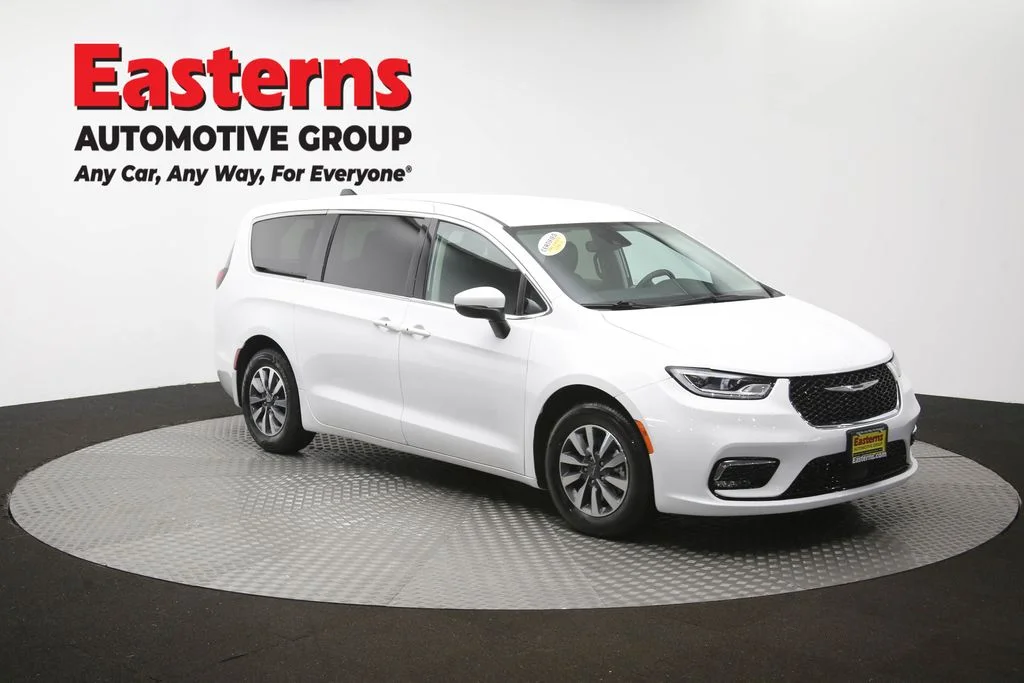 Used 2023 White Chrysler Touring L image 52