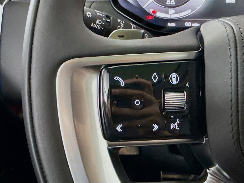 New 2026 Santorini Black Land Rover SE image 11