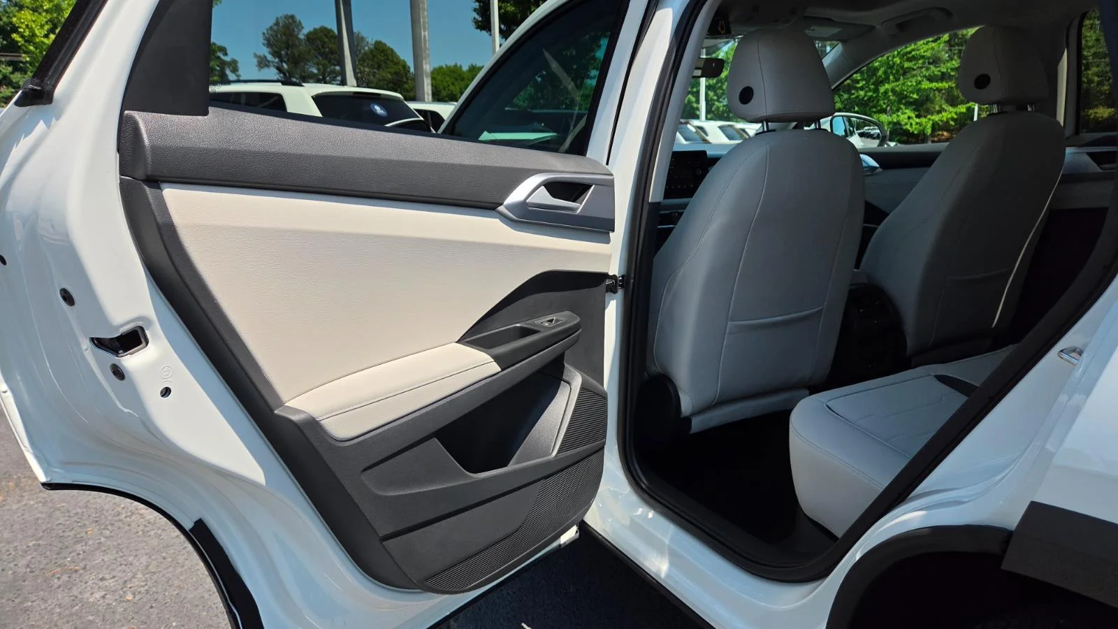 New 2026 Pure White Volkswagen SE image 45