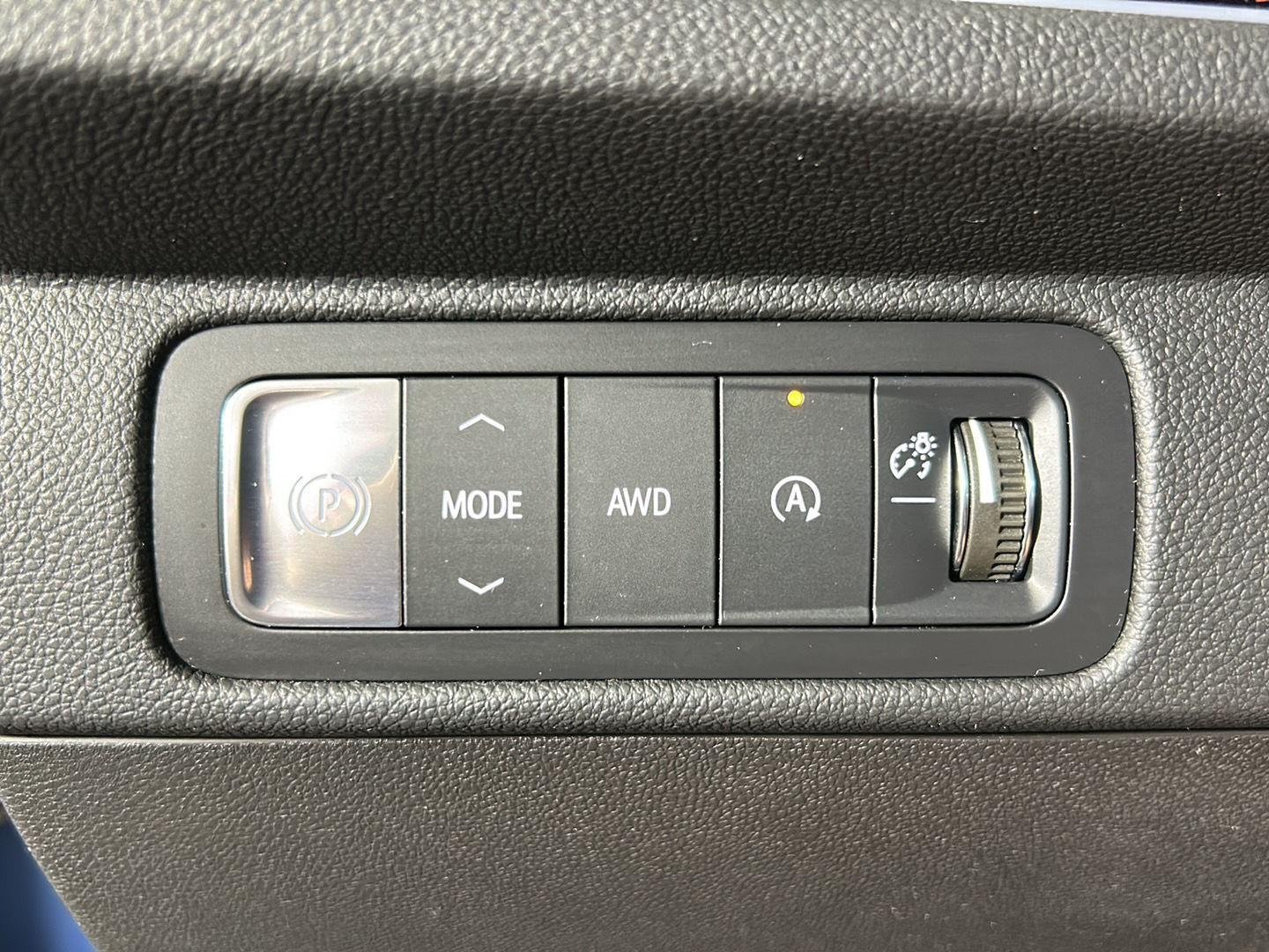 Used 2024 Lakeshore Blue Metallic Chevrolet AWD Z71 image 22