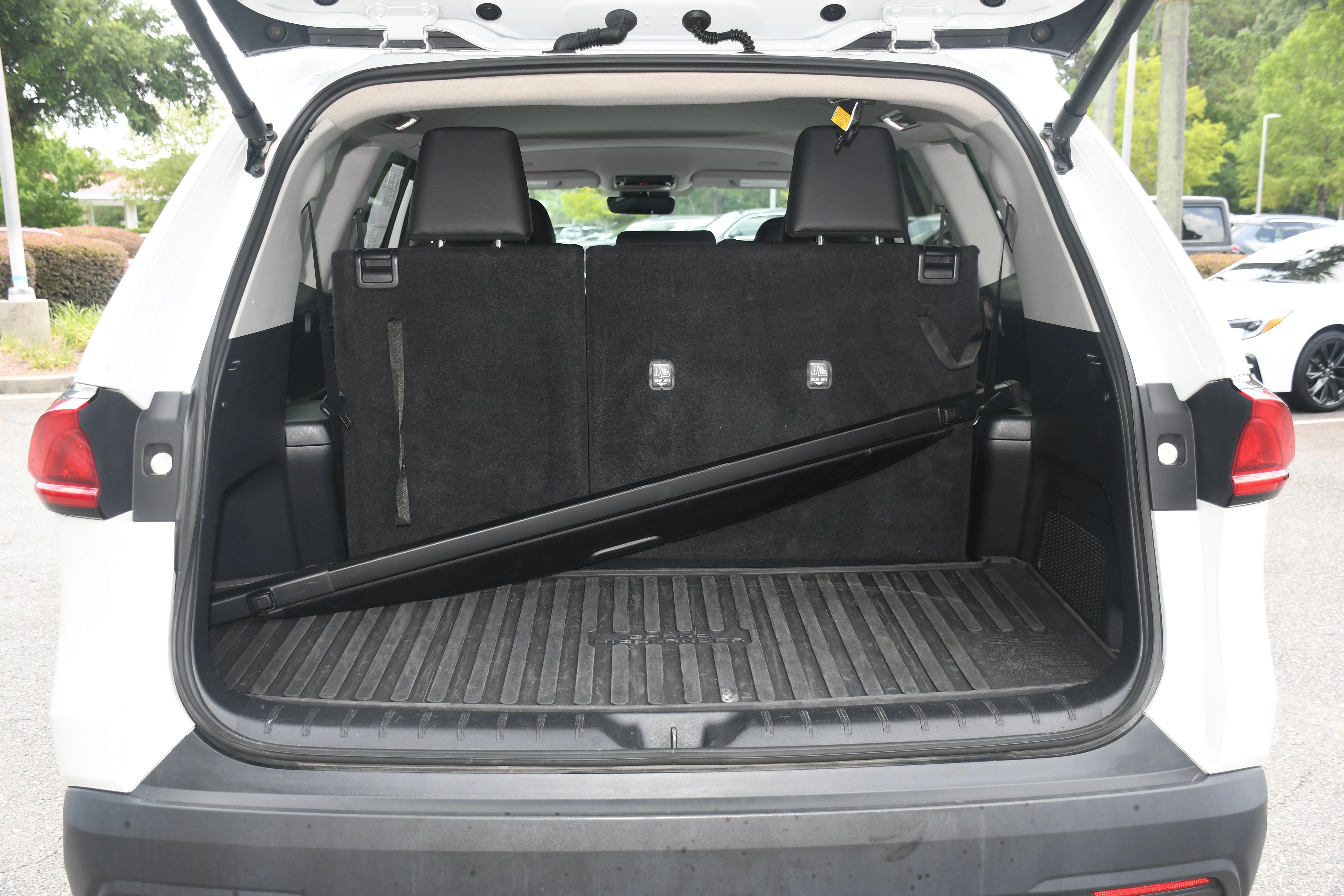 Used 2024 Beige Toyota XLE image 16