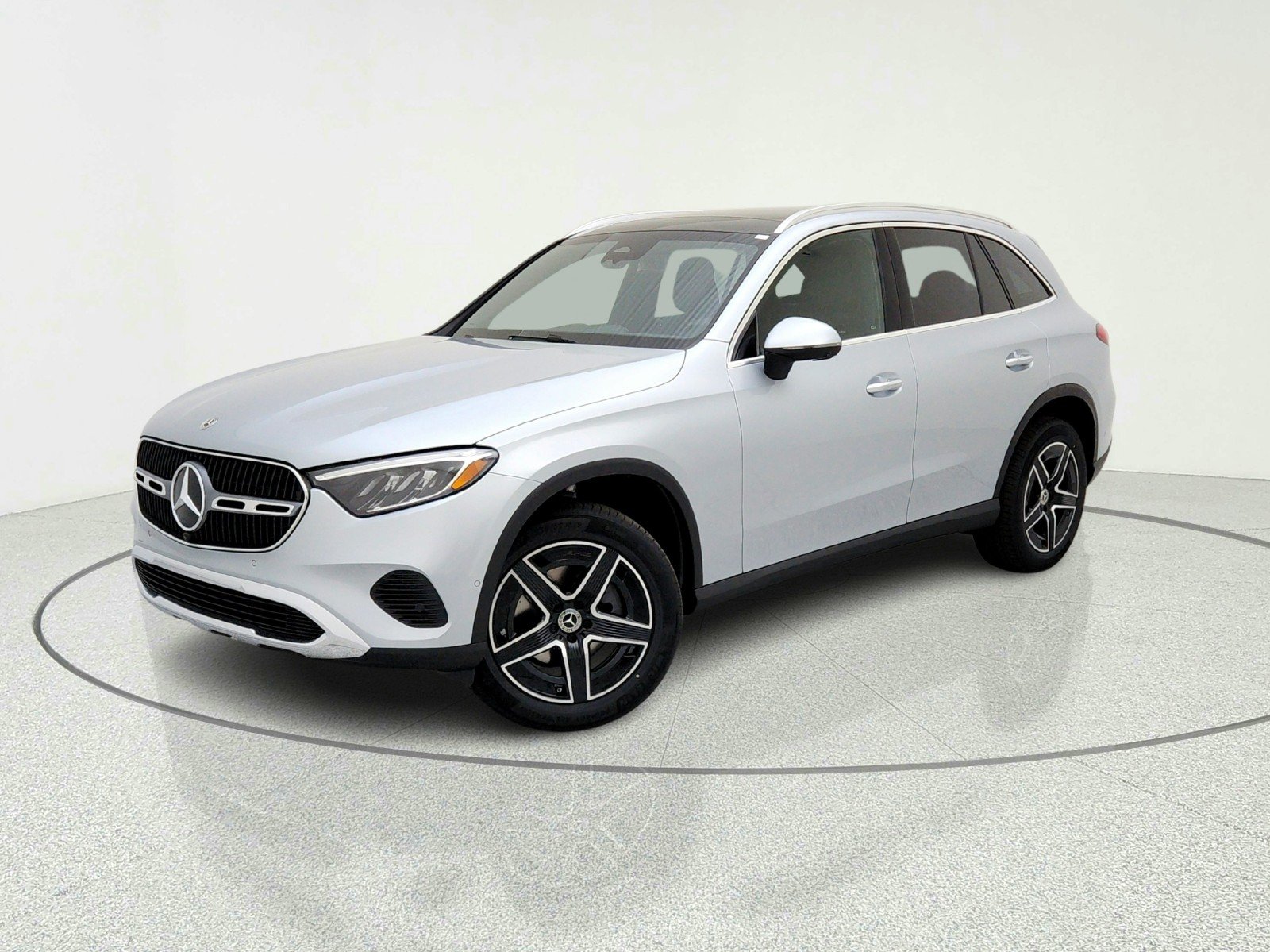 2026 Mercedes-Benz GLC GLC 300's photo