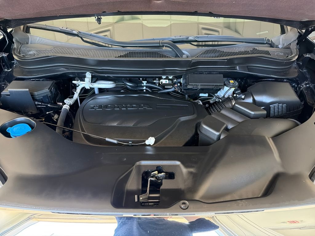 Used 2024  Honda RTL image 33