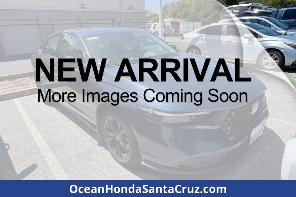 Used 2025 Canyon River Blue Met Honda SE image 1