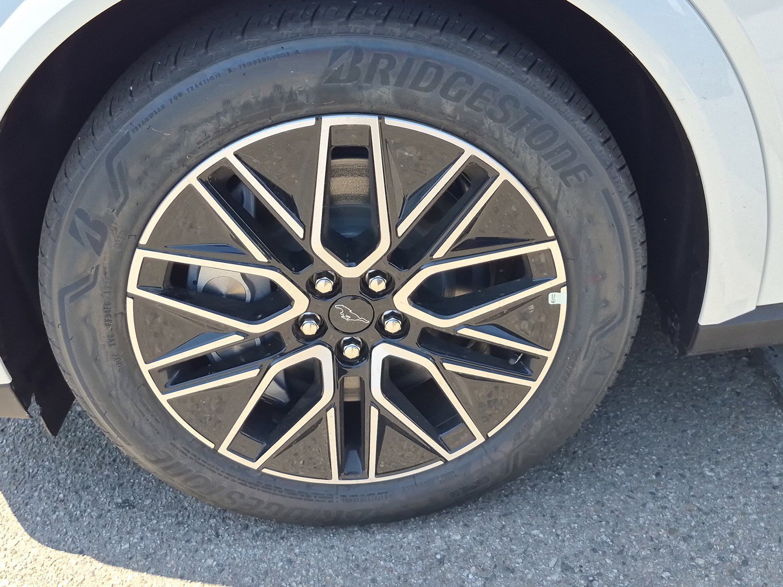 New 2026 Star White Metallic Tri-coat Ford Premium image 19