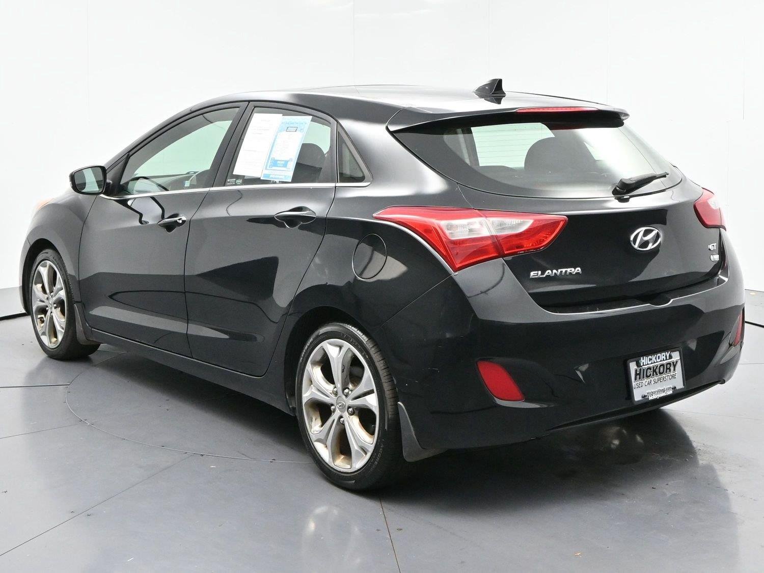 Used 2013 Black Noir Pearl Hyundai 5dr HB Auto PZEV image 5