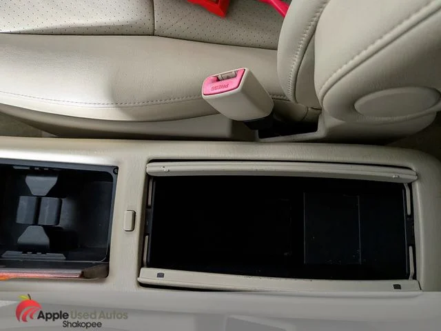 Used 2006 Gold Toyota Limited image 25