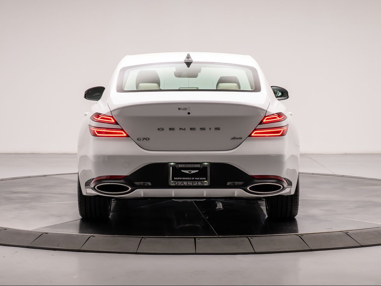 New 2026 Uyuni White Genesis 2.5T image 4