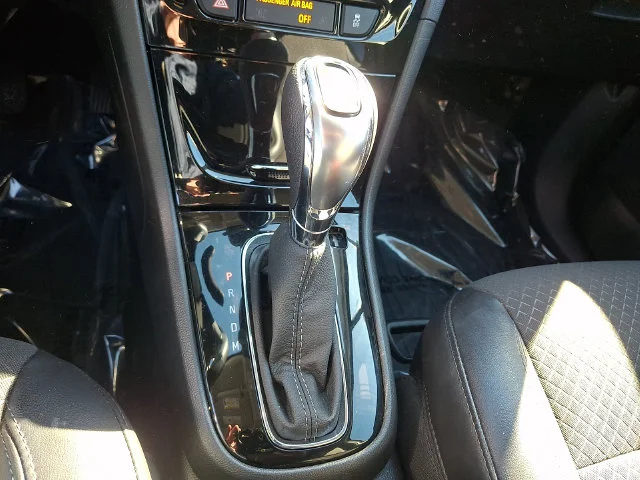 Used 2020 Silver Buick Preferred image 14