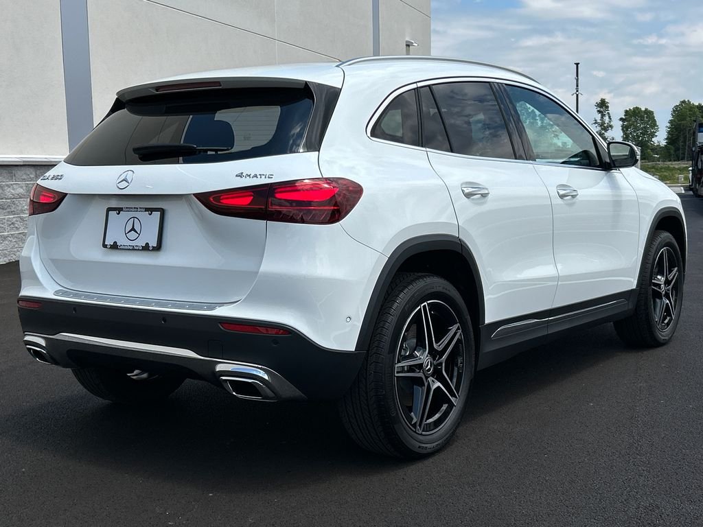 New 2026 Polar White Mercedes-Benz GLA250 image 8
