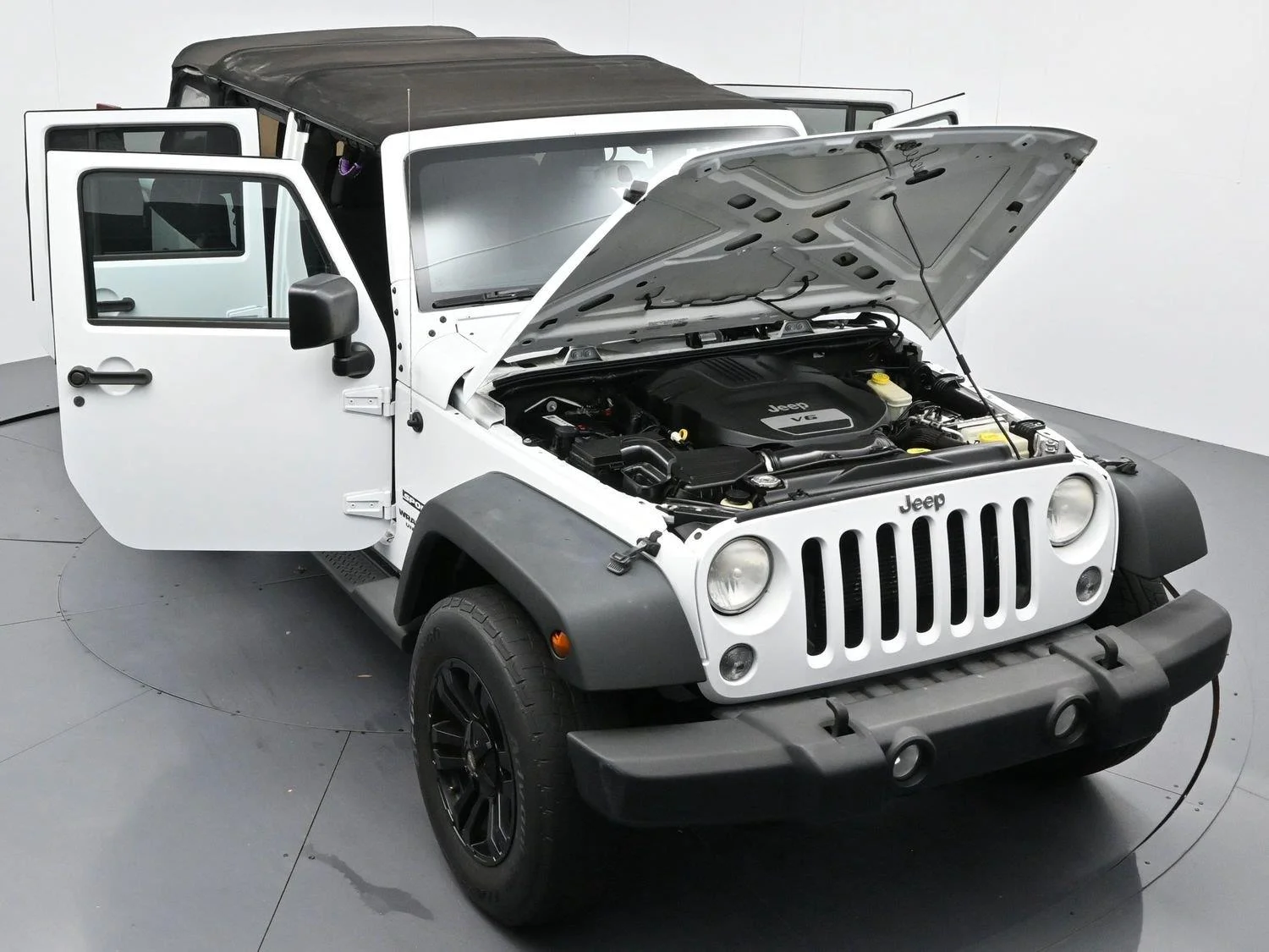 Used 2015 Bright White Clearcoat Jeep Sport image 40