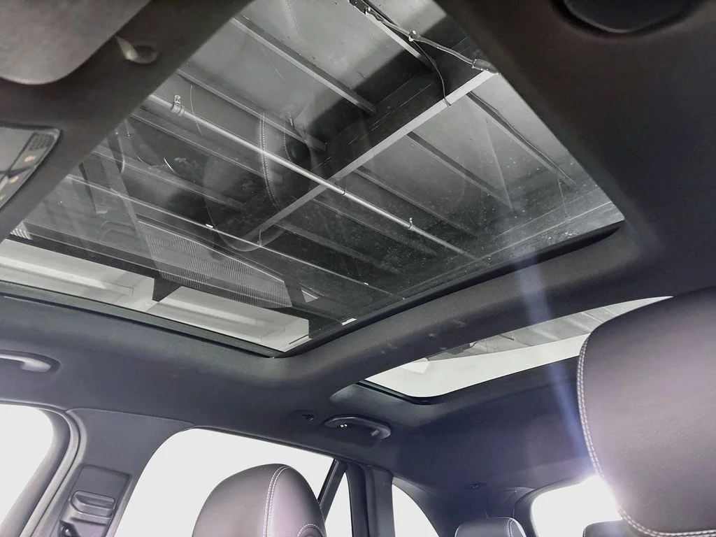 Used 2022 White Mercedes-Benz GLC 300 image 19