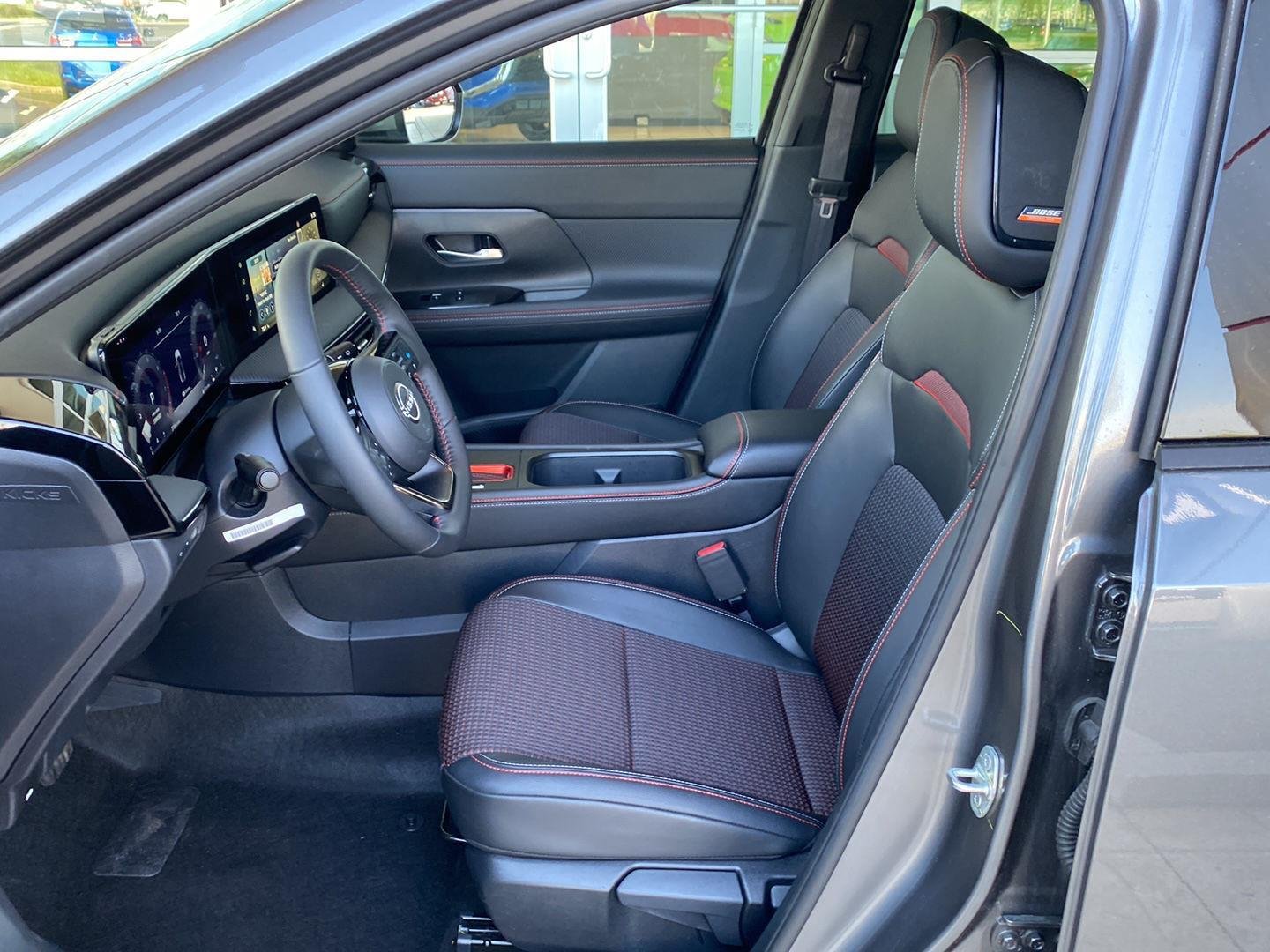 Certified Used 2025 Gun Metallic Nissan SR image 19