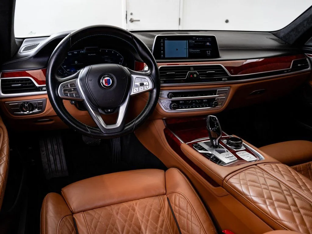 Used 2022 Twilight Purple Metallic BMW ALPINA B7 xDrive image 4