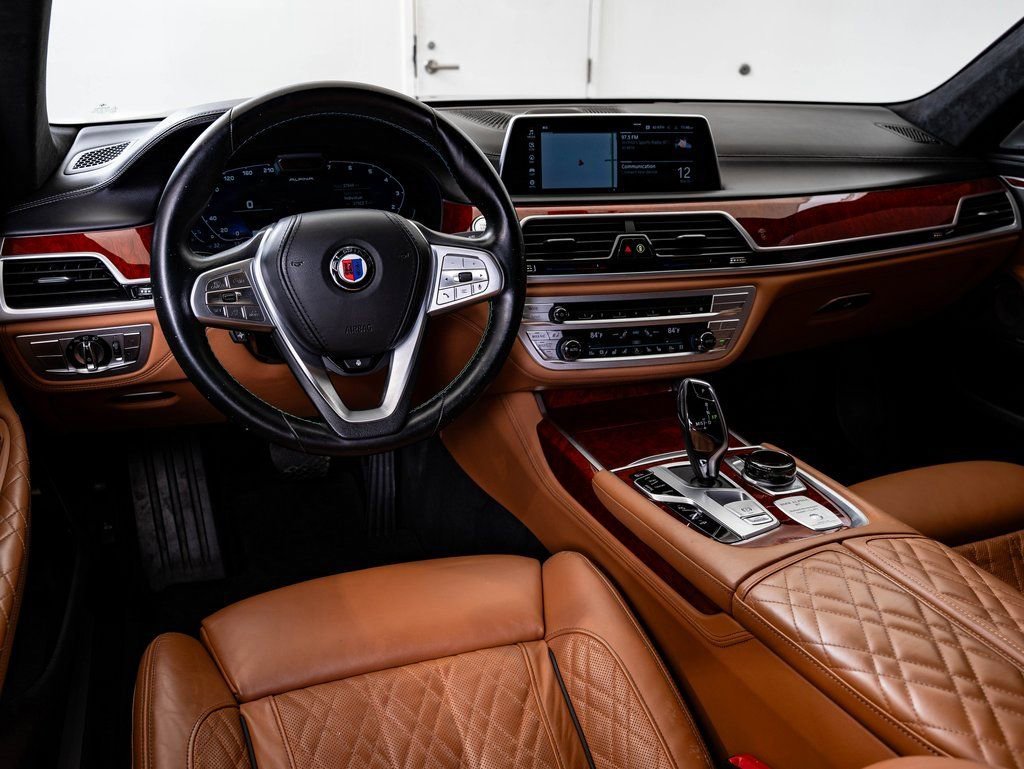 Used 2022 Twilight Purple Metallic BMW ALPINA B7 xDrive image 4