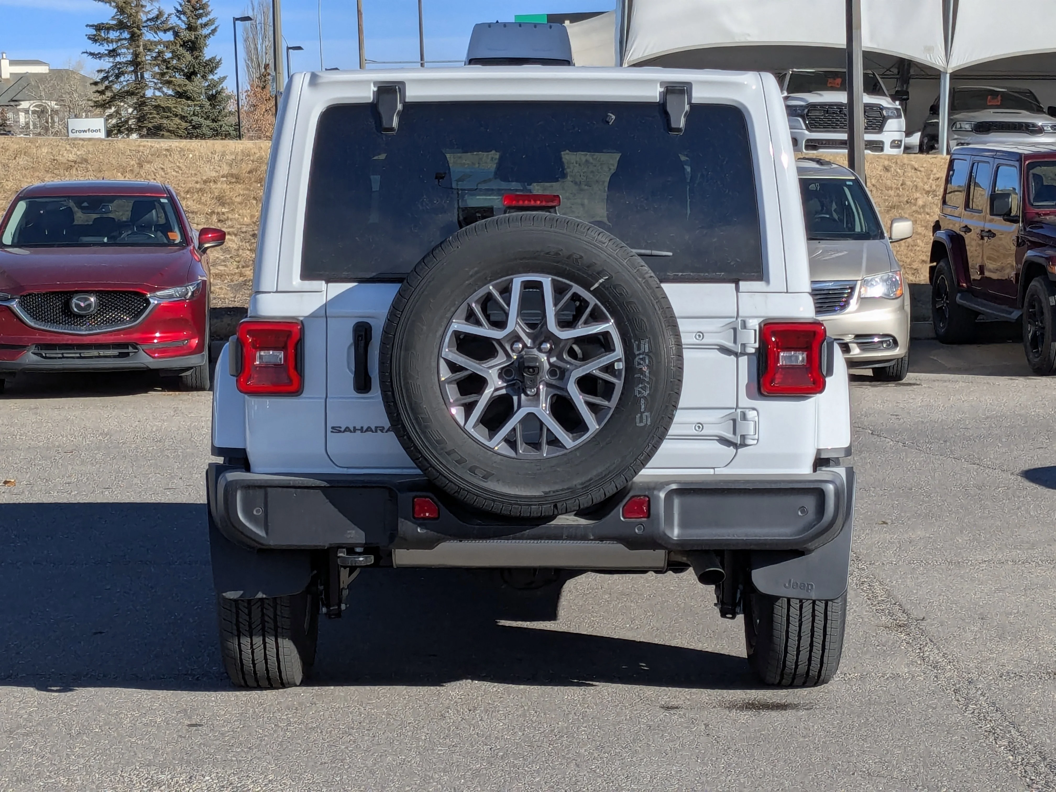 New 2026 White Jeep Sahara - 12.3 inch display - Blind Spot Mon - Body Color 3 Piece HT - & Tons More! image 7