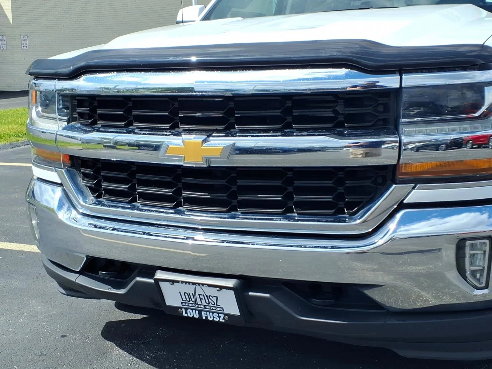 Used 2018 Summit White Chevrolet LT image 31