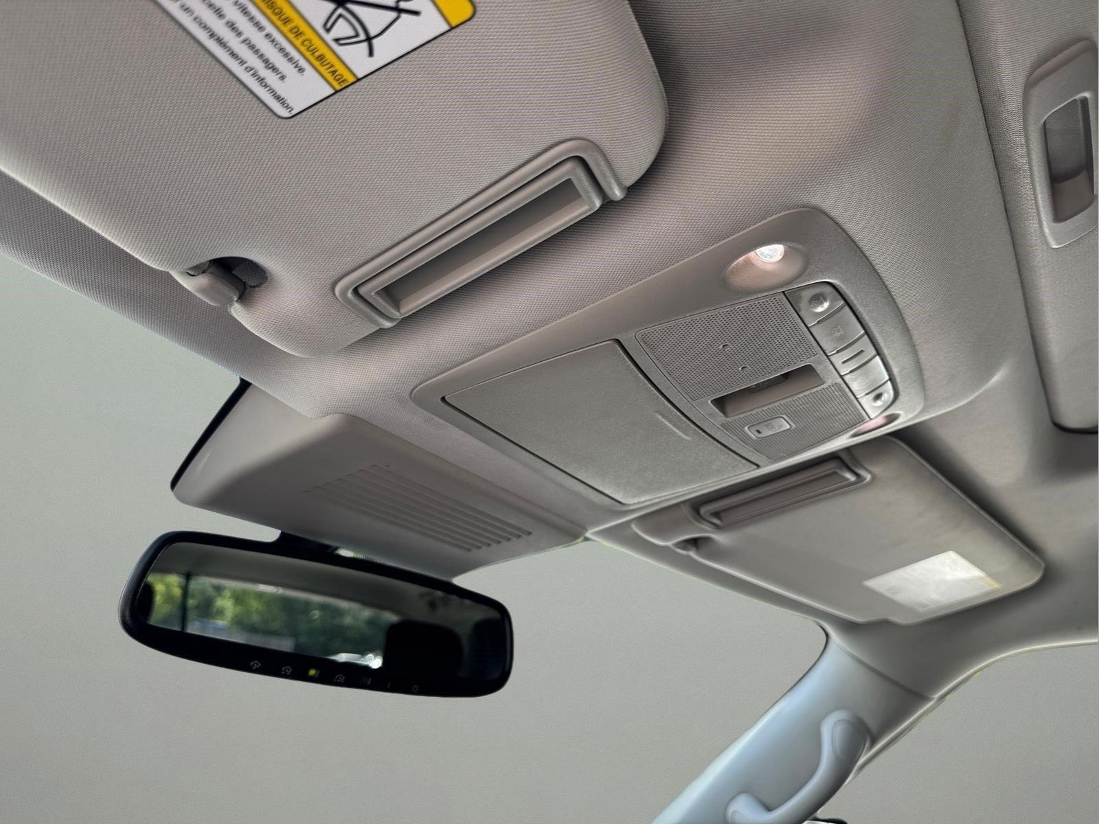 Used 2019  INFINITI  image 30