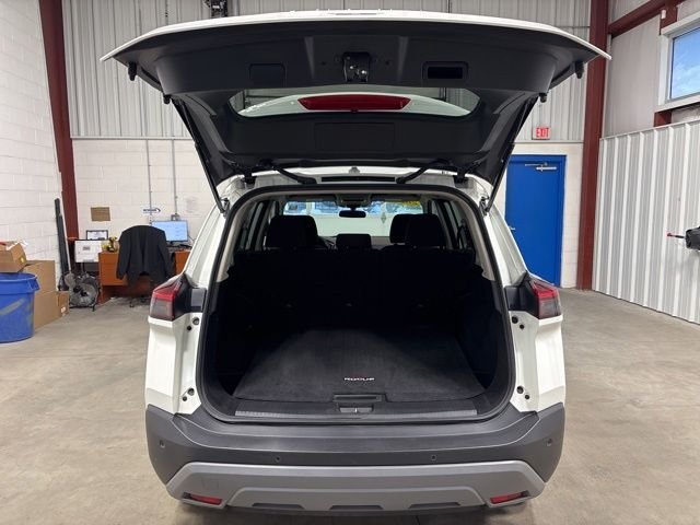Used 2023 Glacier White Nissan S image 19