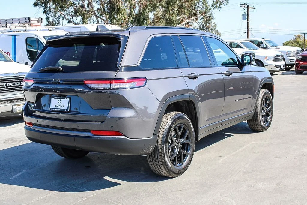New 2026 Gray Jeep Altitude image 9
