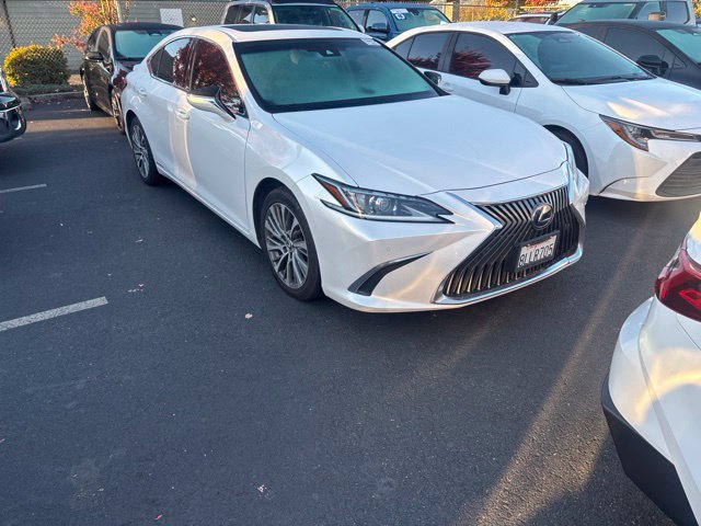 2019 Lexus ES Hybrid