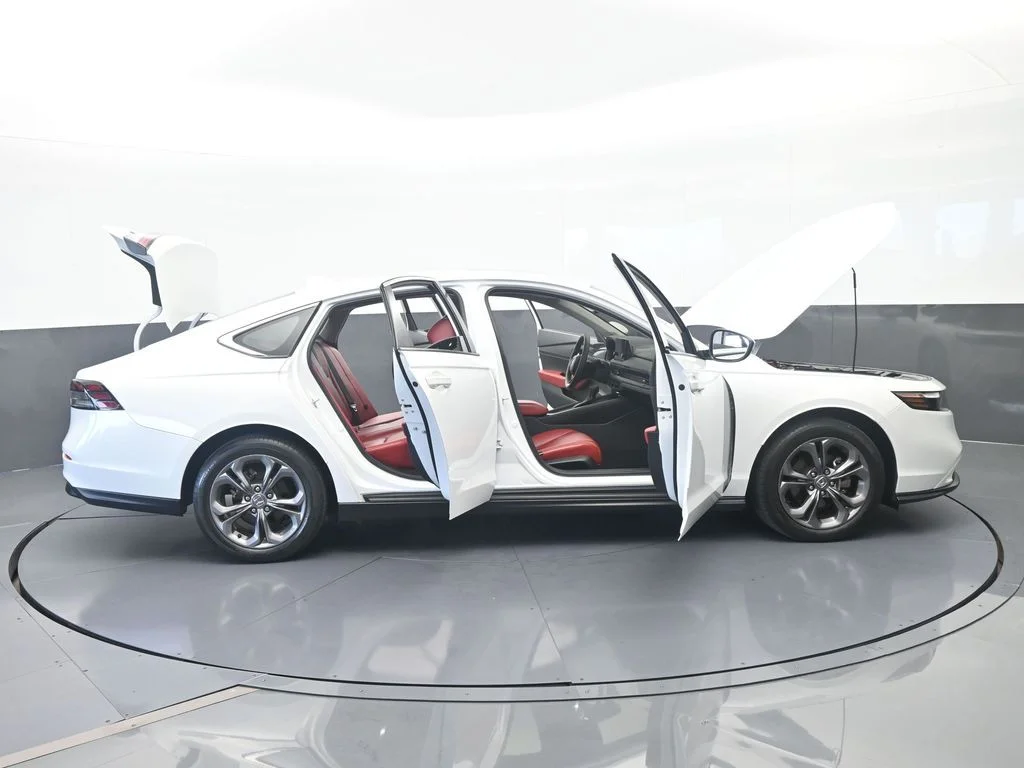 Used 2023 Platinum White Pearl Honda EX image 70