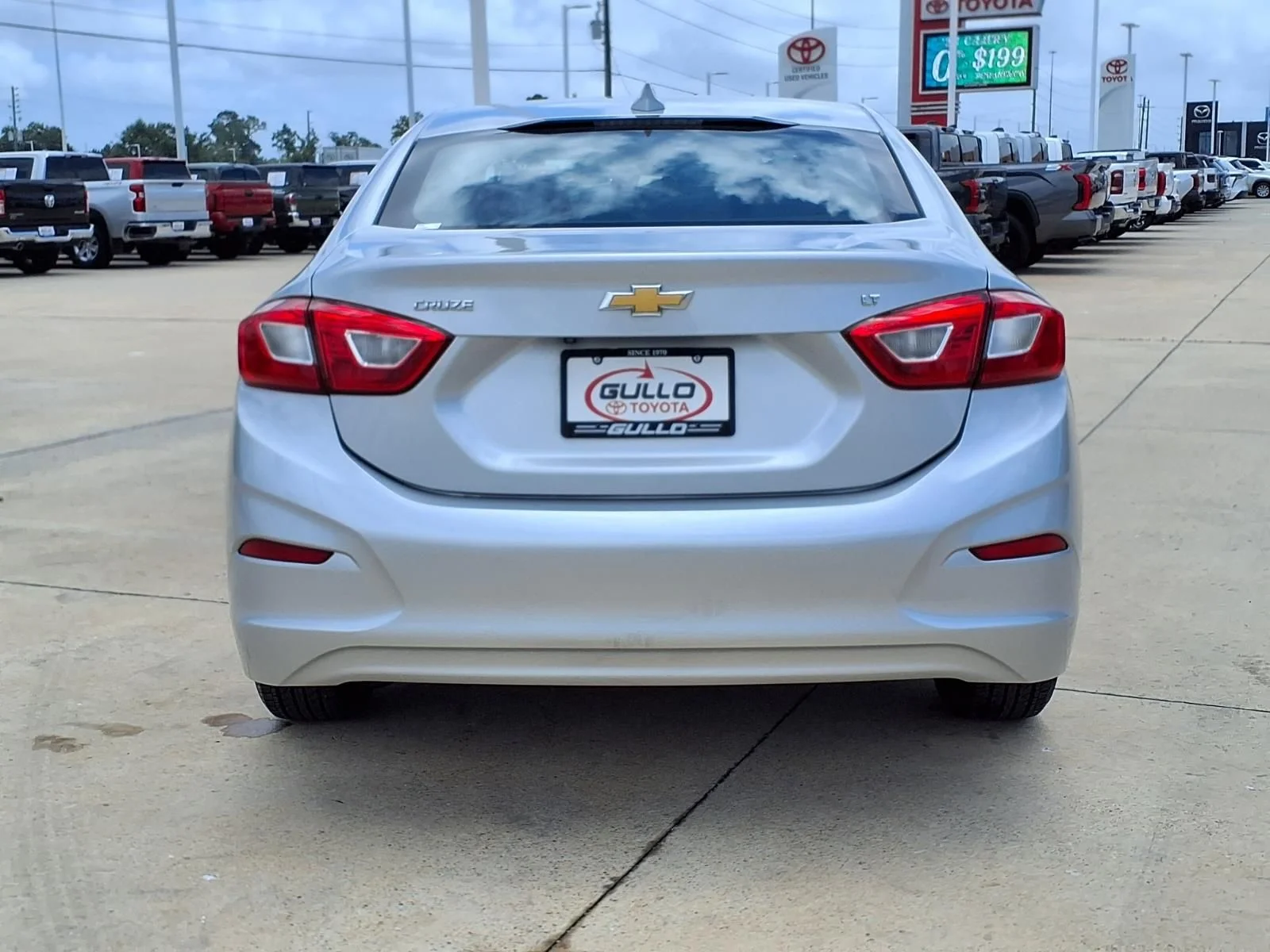 Used 2019 Silver Chevrolet LT image 7