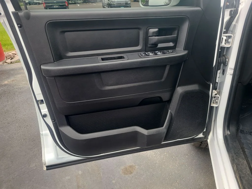 Used 2019 White Ram Express image 20