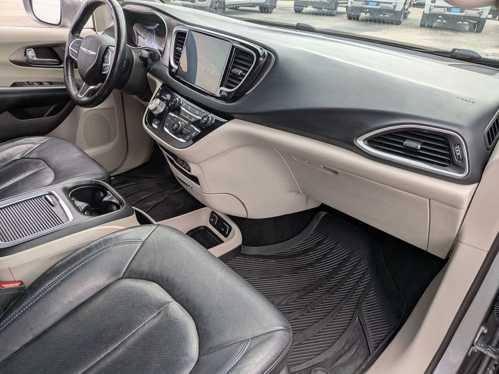Used 2021 Silver Chrysler Touring L image 32
