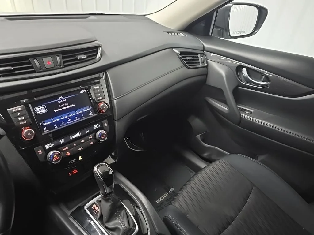 Used 2018 Silver Nissan SV image 26