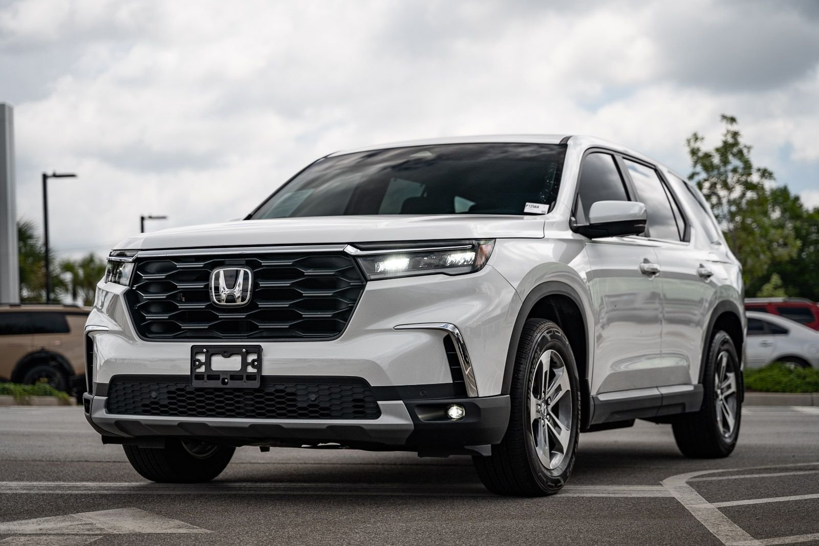 Used 2025  Honda EX-L image 3