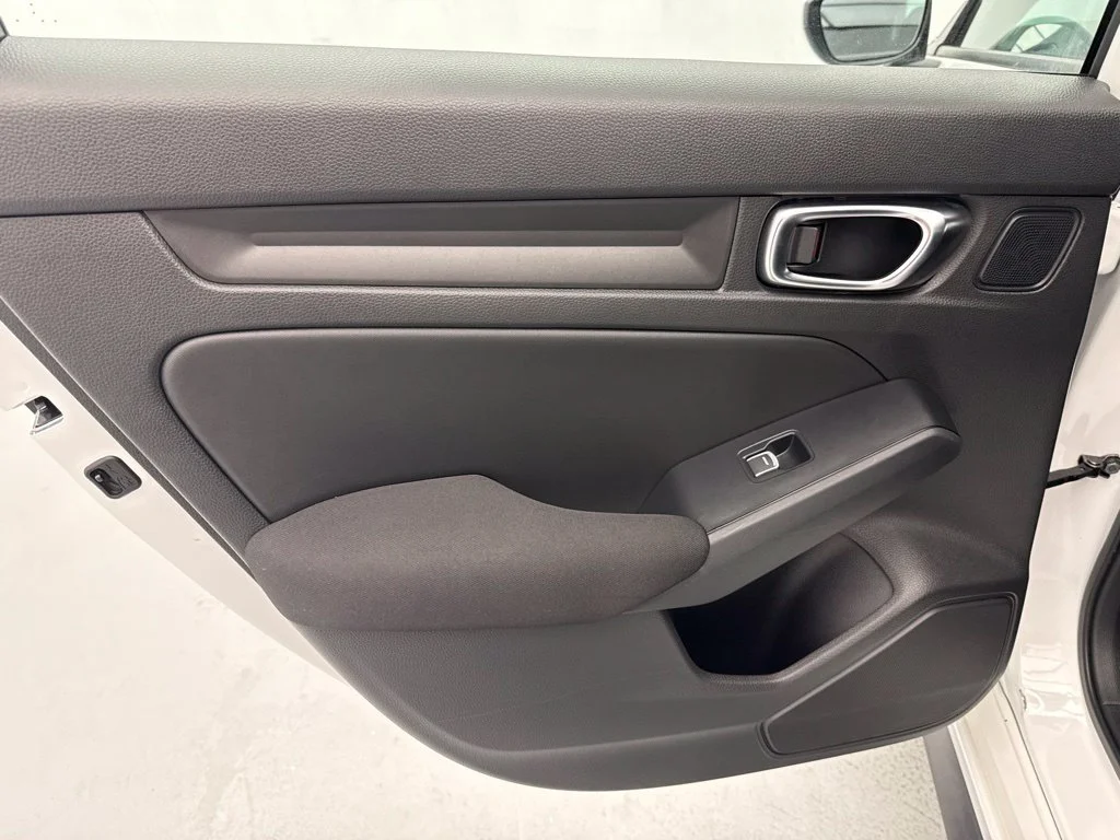 2024 Honda Civic SPORT Hatchback Slide 14