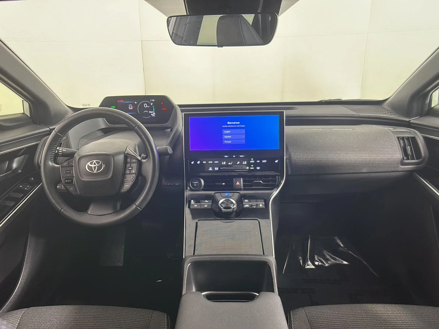 Used 2023 Wind Chill Pearl Toyota XLE image 23