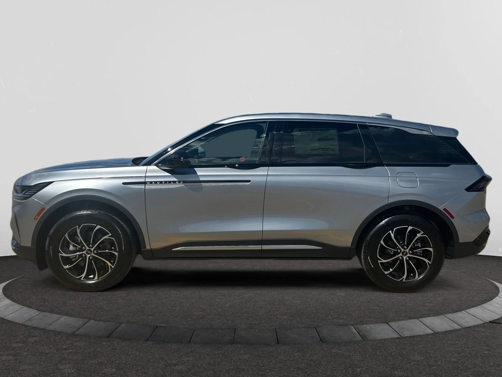 New 2026 Silver Radiance Metallic Clearcoat Lincoln Premiere image 2