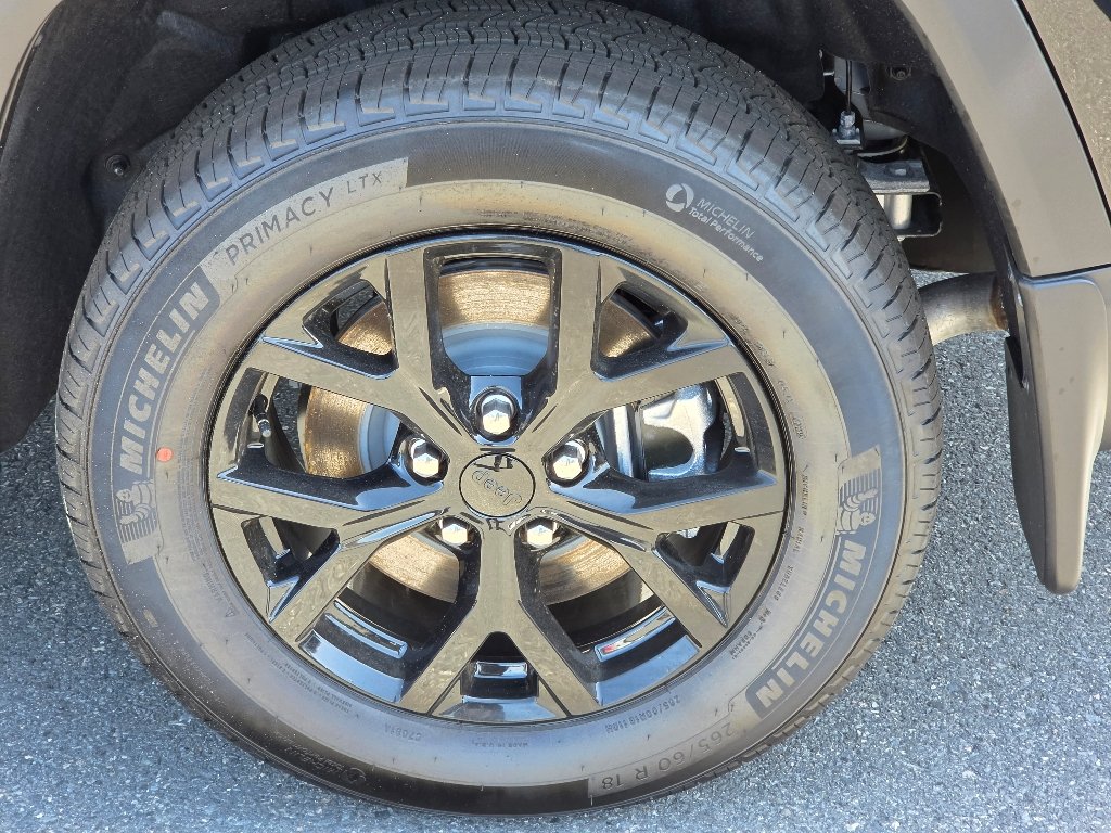New 2026 Black Jeep Altitude image 4