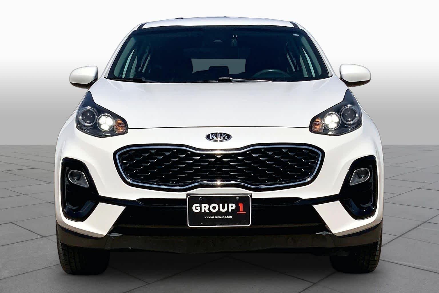 Used 2021 Snow White Pearl Kia LX image 3
