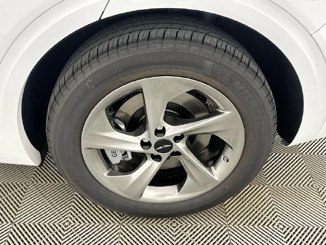New 2026 White Genesis 2.5T Advanced image 23