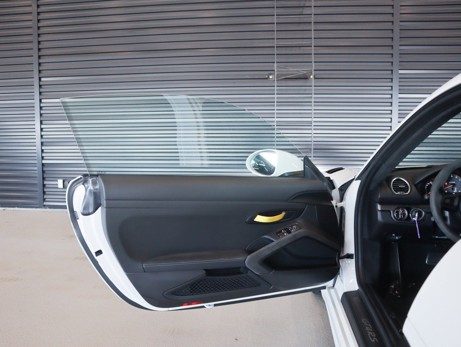 Used 2025 White Porsche GT4 RS image 23