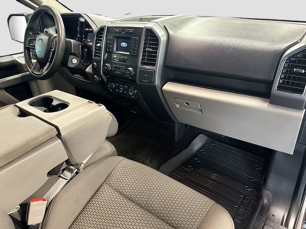 Used 2018  Ford XL image 28