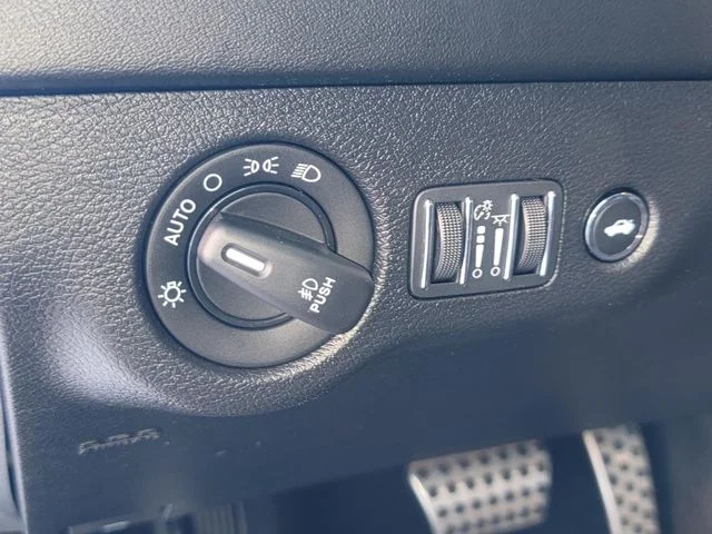 Used 2022 Red Dodge R/T image 31