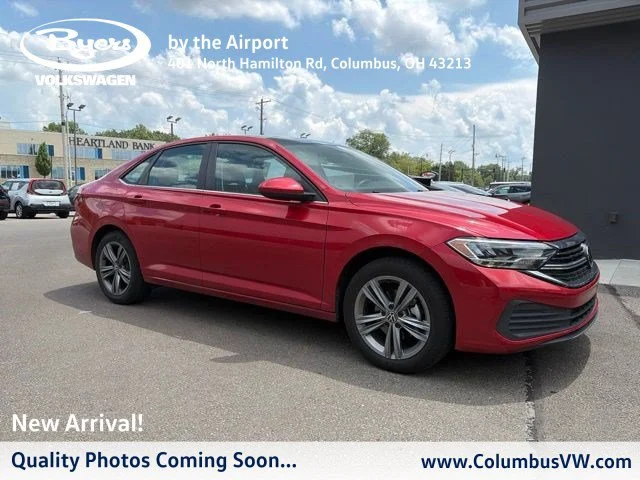 Certified Used 2023  Volkswagen SE image 1