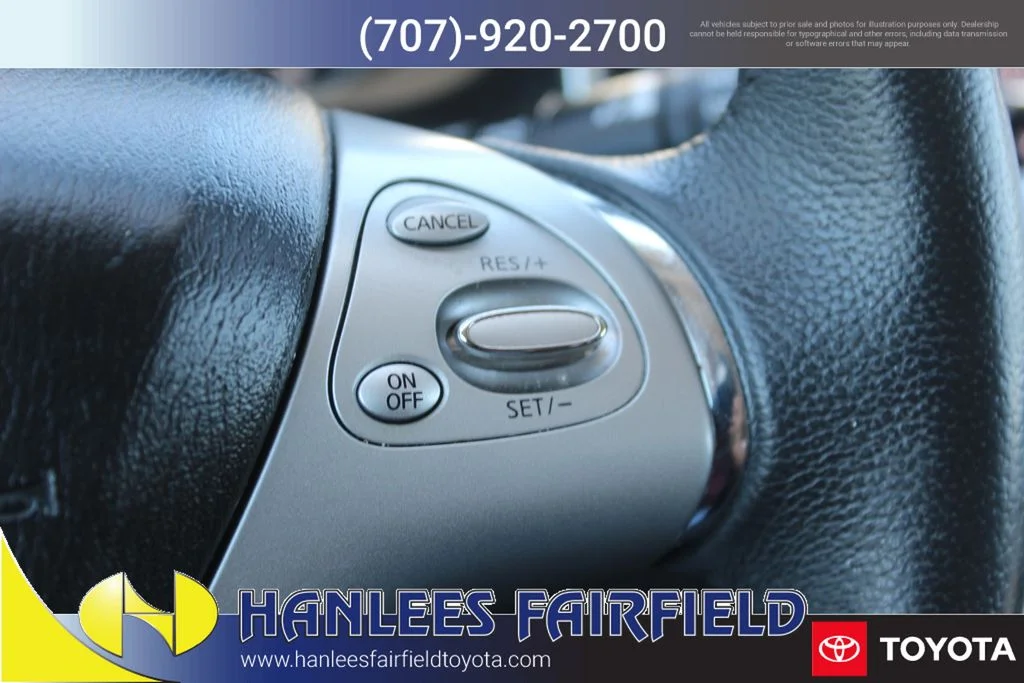 Used 2015 Orange Nissan SV image 28