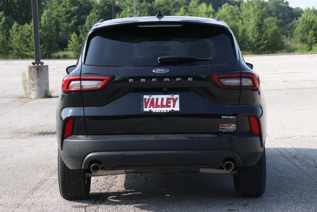 New 2025 Agate Black Metallic Ford ST-Line Select image 7