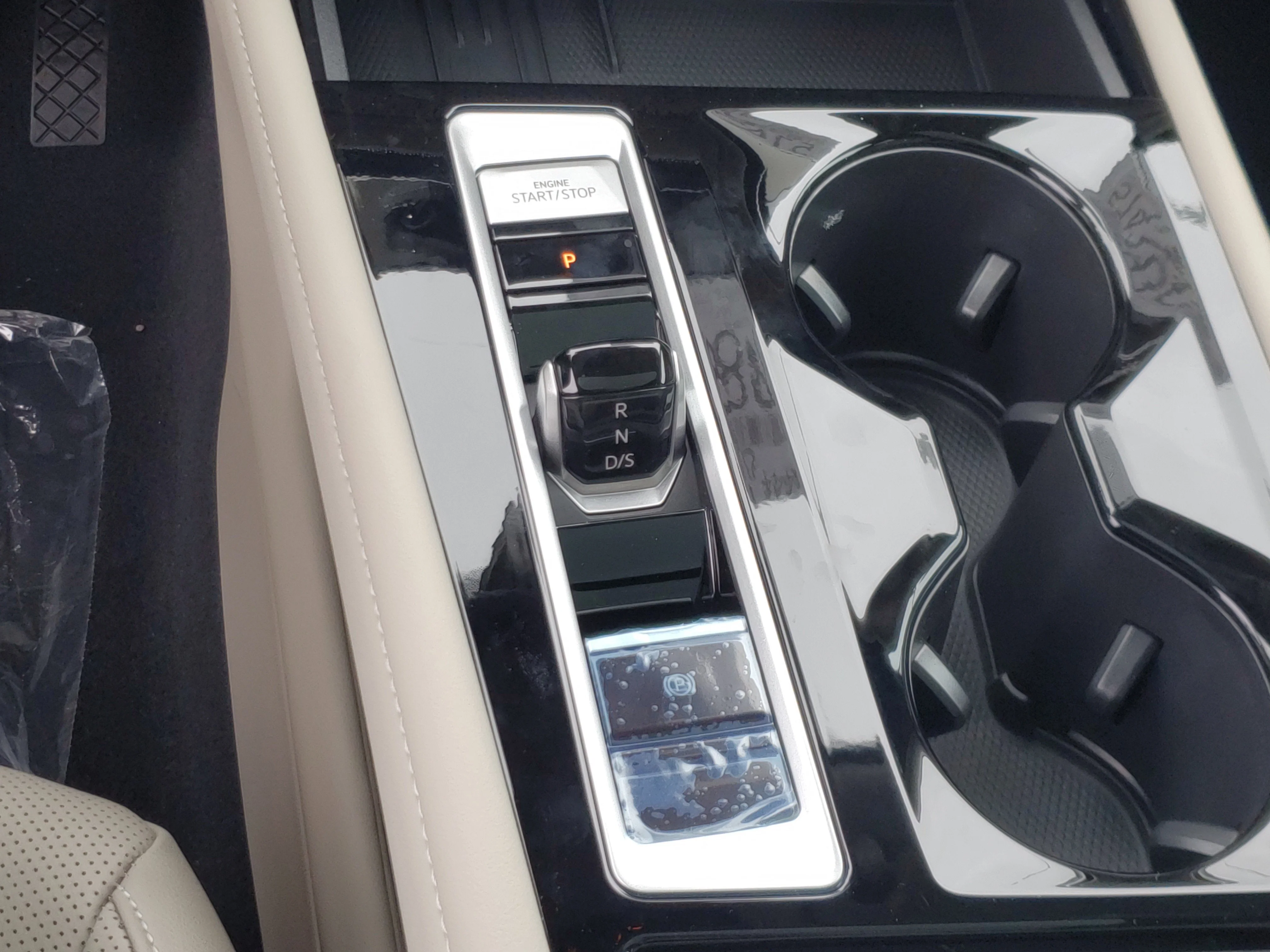 New 2026 Black Volkswagen 2.0T SEL image 30