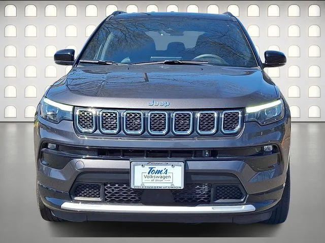 Used 2023 Gray Jeep Limited image 2