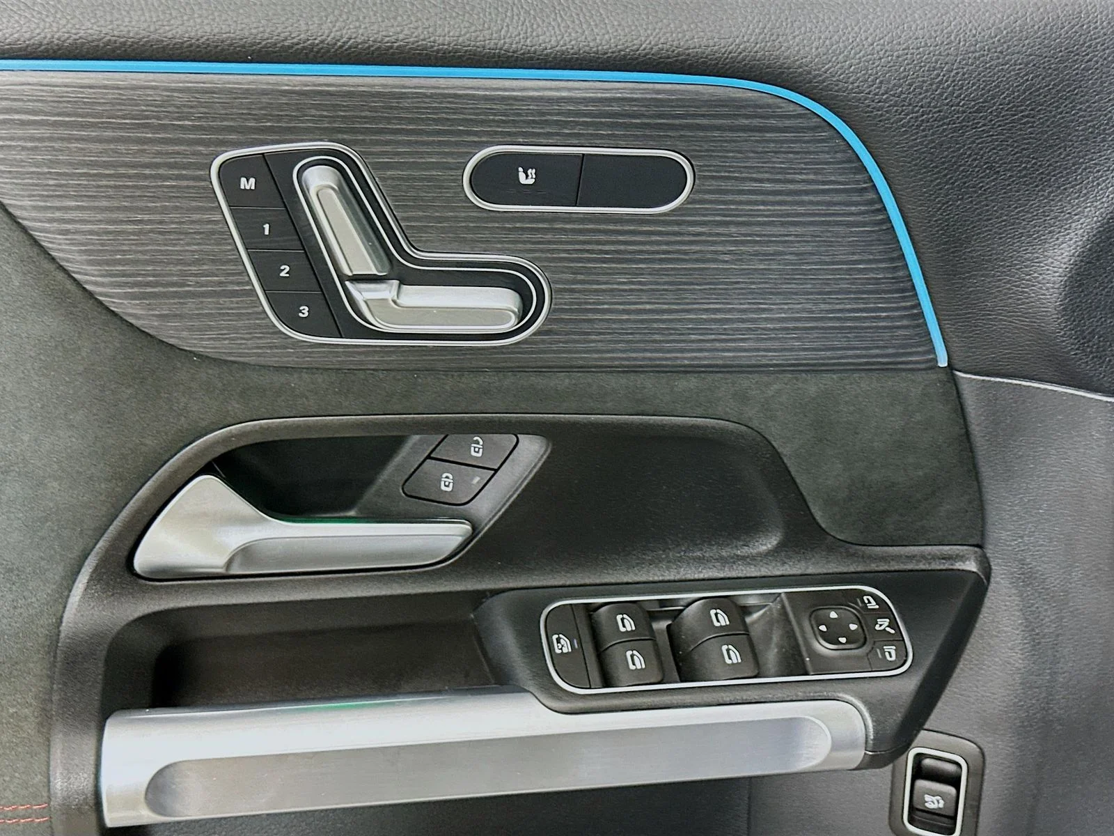 2025 Mercedes-Benz GLB GLB35 AMG - Photo 16