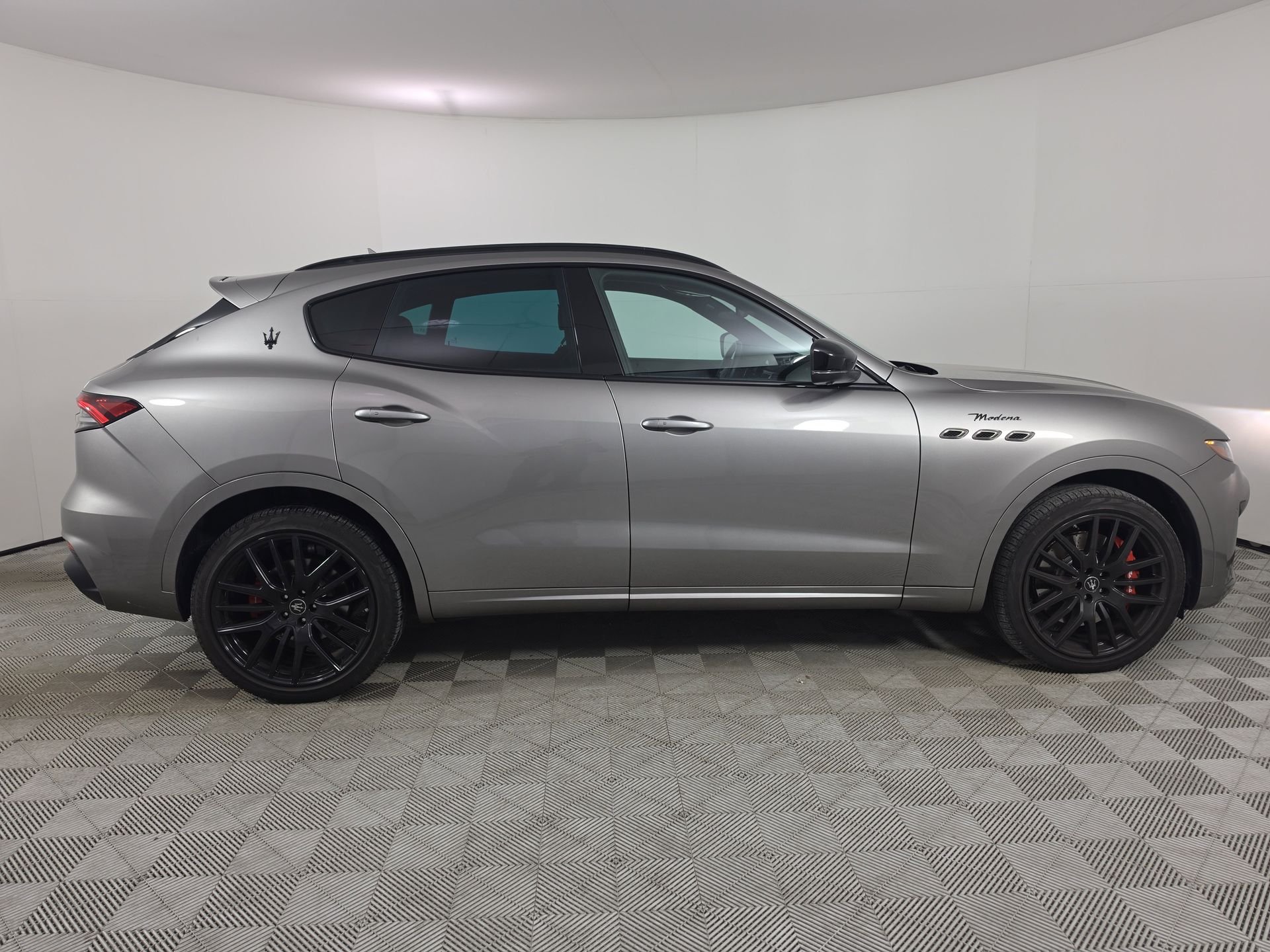 Used 2022 Gray Maserati Modena image 8