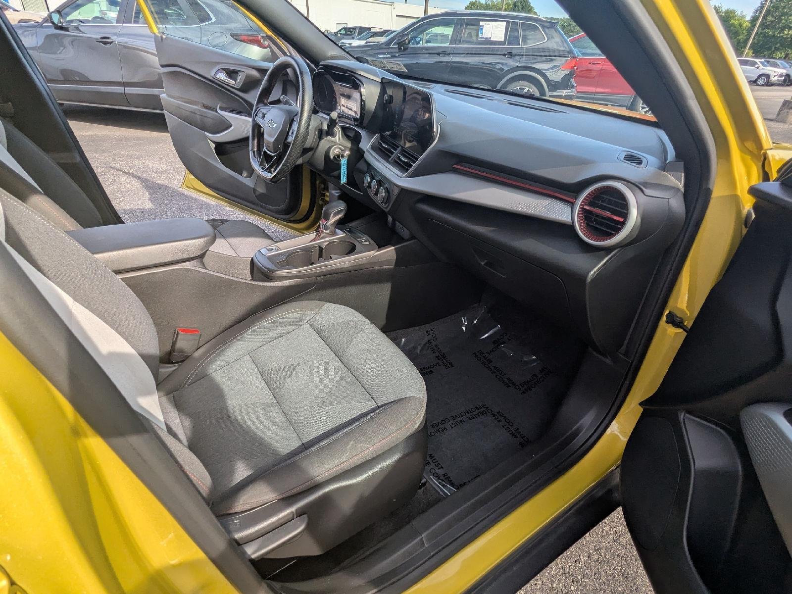 Used 2024 Nitro Yellow Metallic Chevrolet 1RS image 30